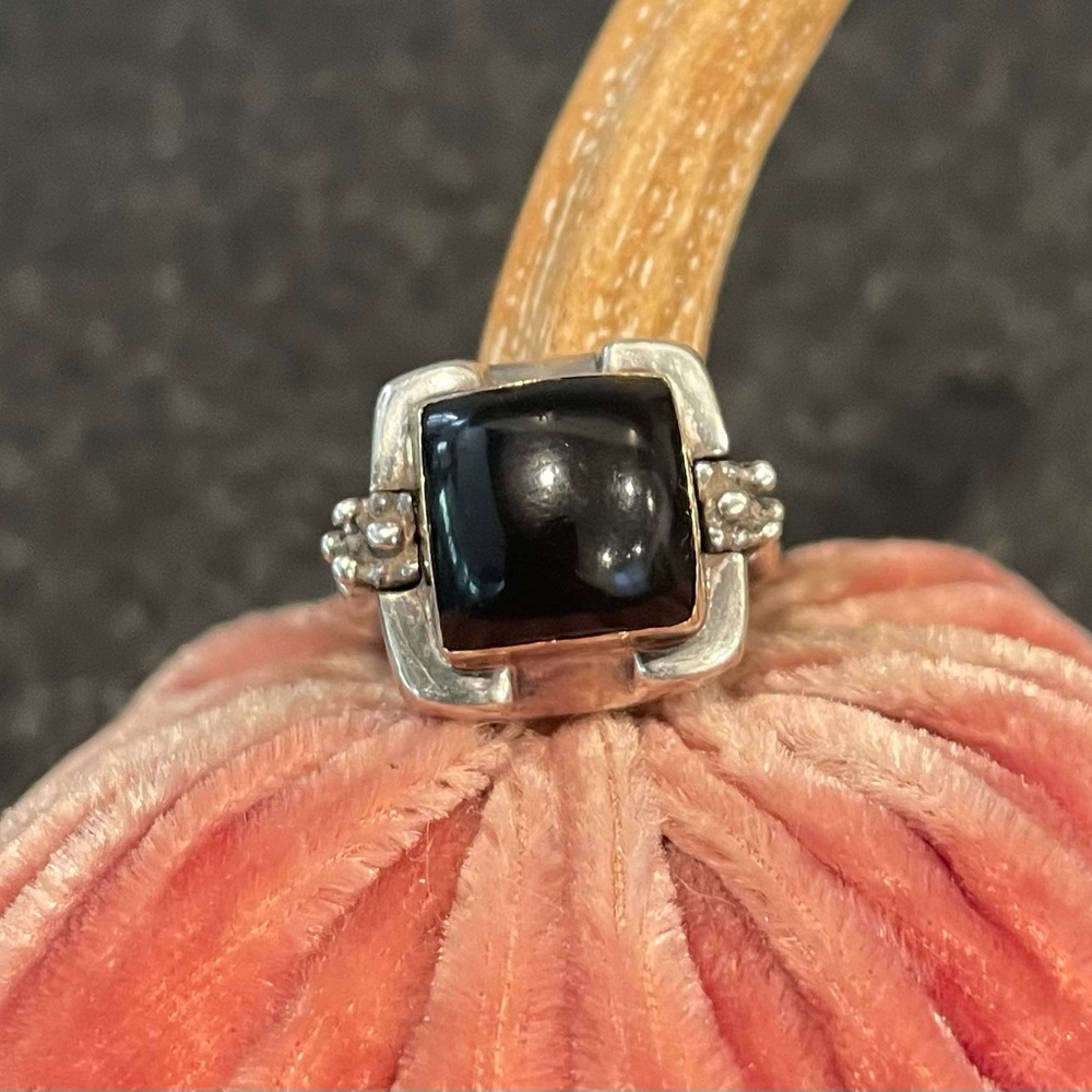 MICHAEL DAWKINS BLACK ONYX STERLING SILVER & GOLD RING SIZE 5